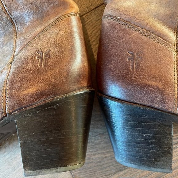 Frye Jackie Button Washed Antique Pull Up Leather Boots | Size 6 | Cognac - Picture 6 of 8
